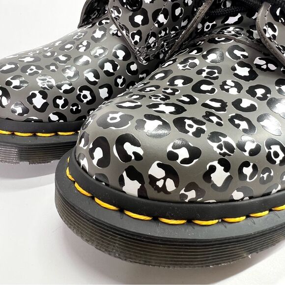 NEW Dr. Martens 1460 Leopard Smooth Leather Lace Up Combat Boots 7 US/5UK - Picture 2 of 14
